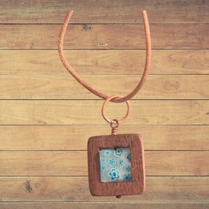 NWT artisan blue white glass milliefiori pendant necklace in wood frame, floral